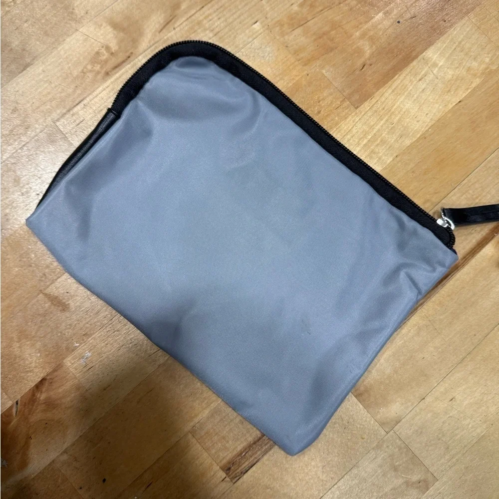 Tumi elegant toiletry
